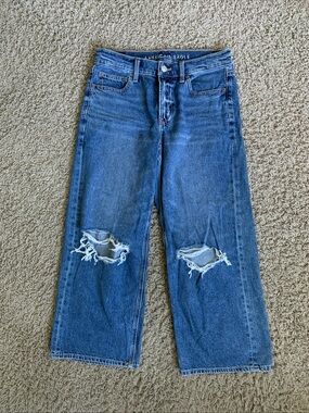 AE wide-leg crop size 2short denim blue jeans